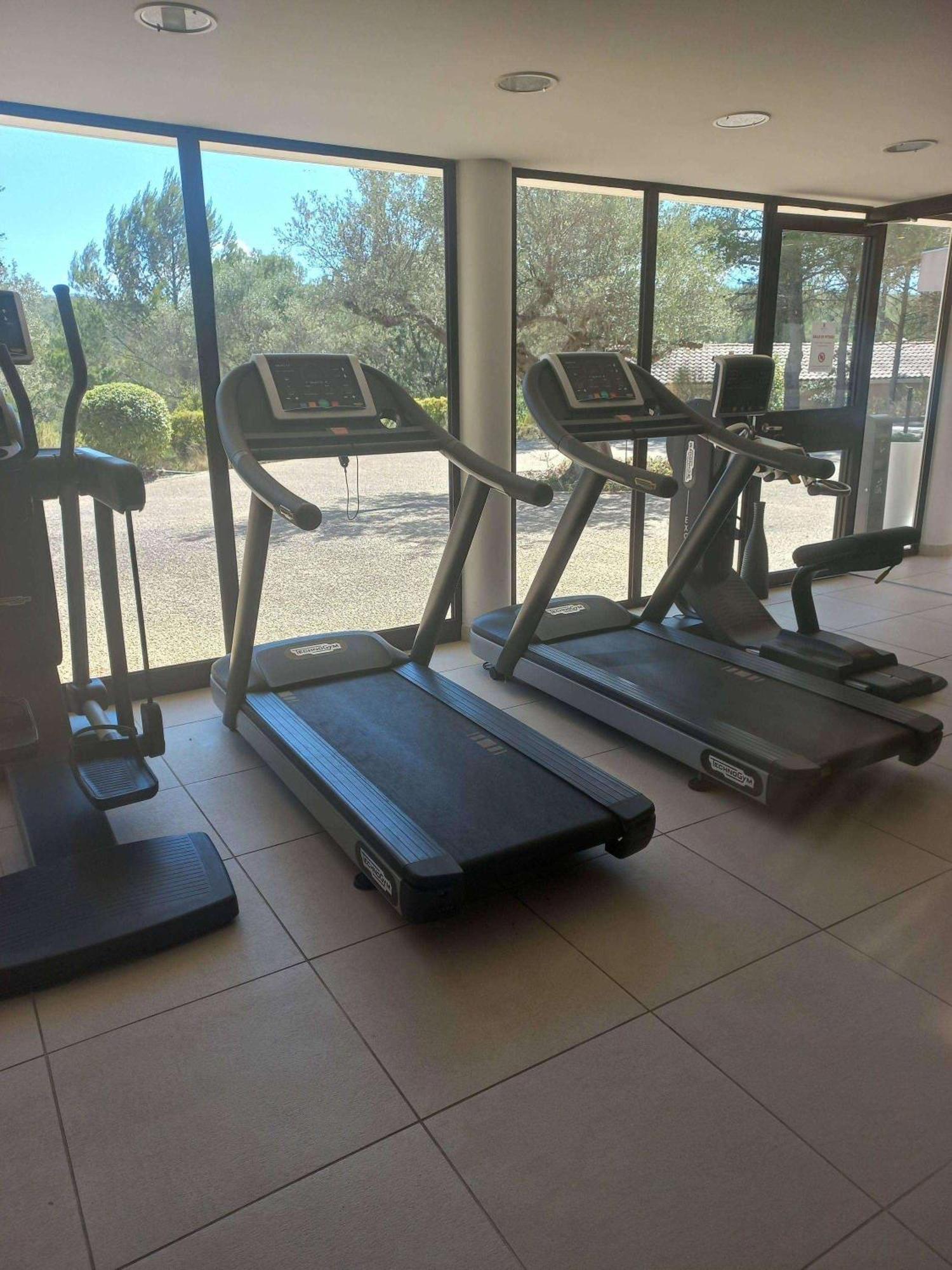 Mercure Brignoles Golf De Barbaroux & Spa Ngoại thất bức ảnh