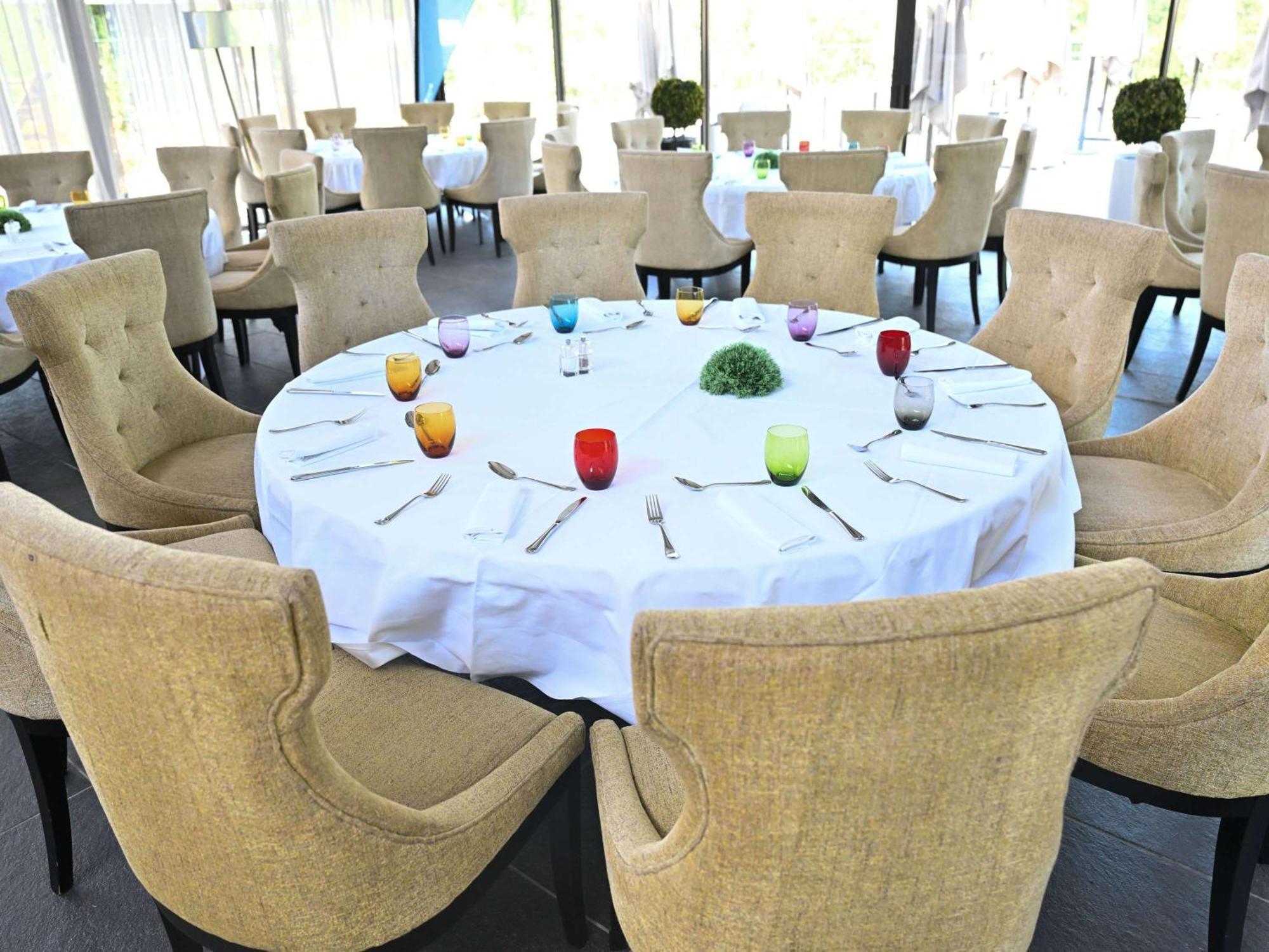 Mercure Brignoles Golf De Barbaroux & Spa Ngoại thất bức ảnh