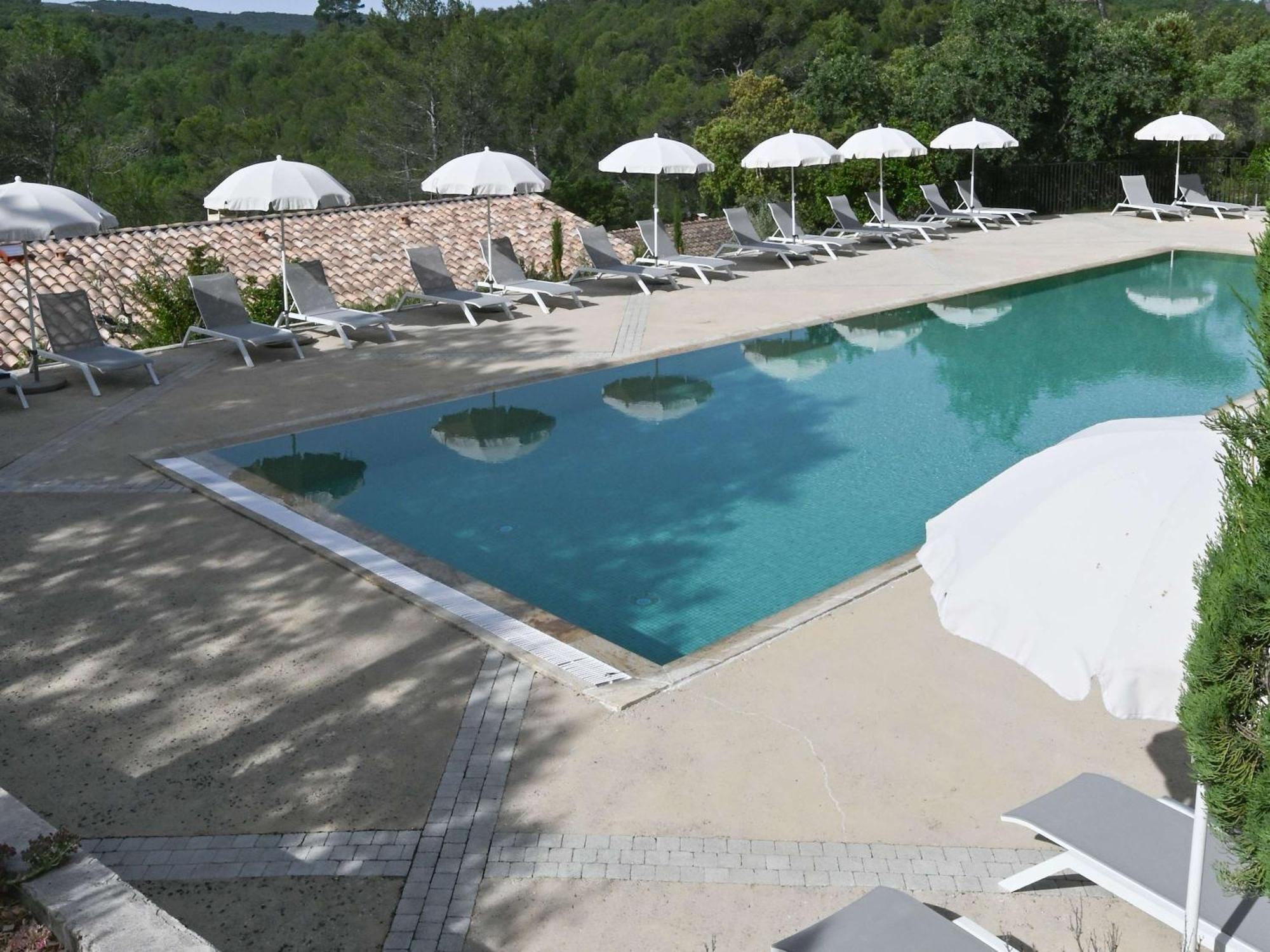 Mercure Brignoles Golf De Barbaroux & Spa Ngoại thất bức ảnh