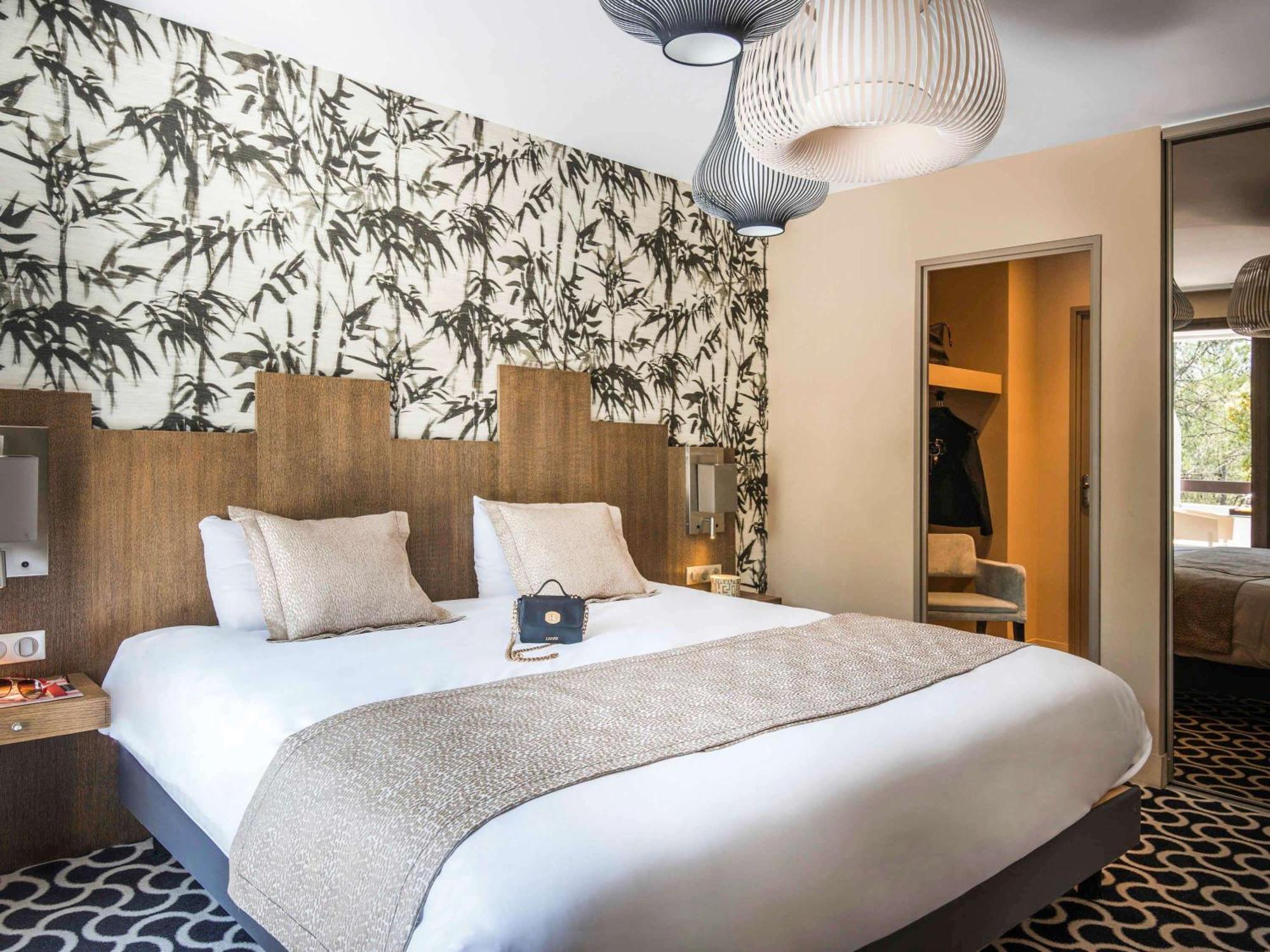 Mercure Brignoles Golf De Barbaroux & Spa Ngoại thất bức ảnh